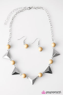 Hitting A High Point - Yellow Beads Silver Triangles Short Necklace