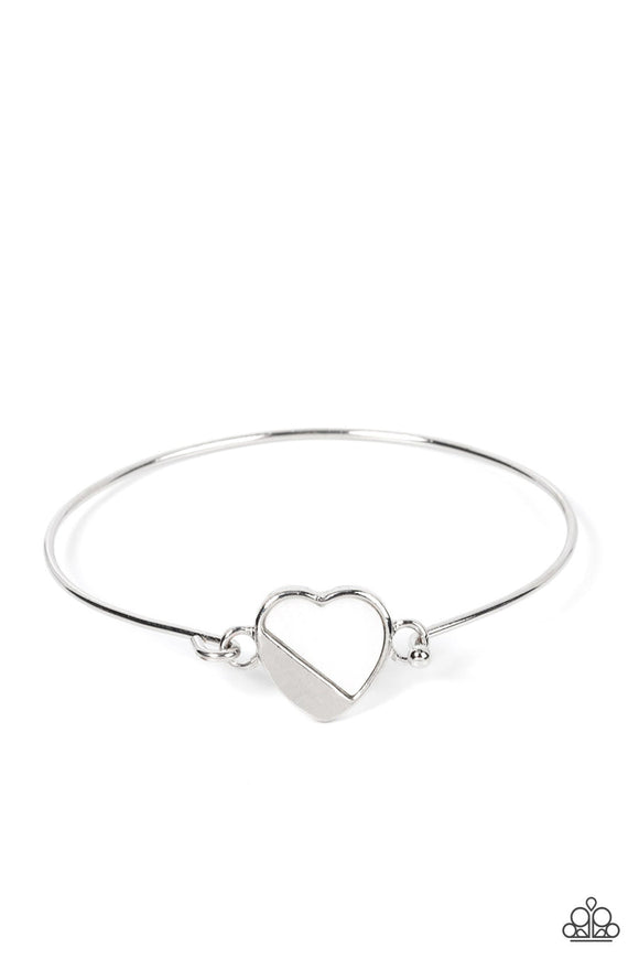 Hidden Intentions - White - Gold Shell-Like Heart Charm Toggle Bangle