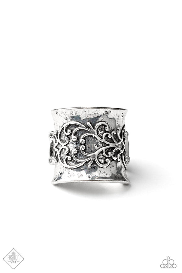 Me, Myself, and Ivy - Silver Vine-Like Filigree Wide Band Ring Fashion Fix Ring