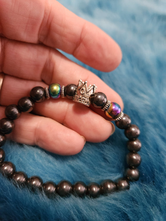 Magnetic Bracelet - Hematite/Oil Spill Magnetic Beads with Crown Charm Stretchy Bracelet